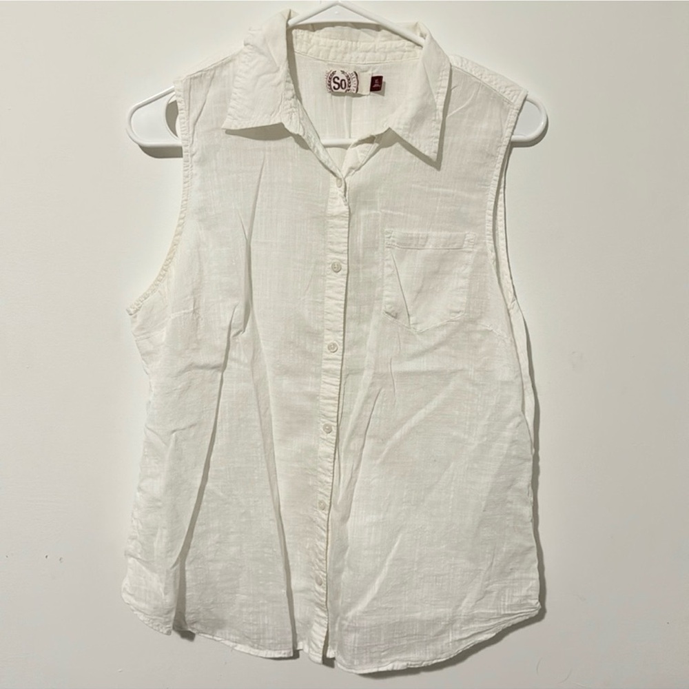 SO Juniors White Button Down Sleeveless Top